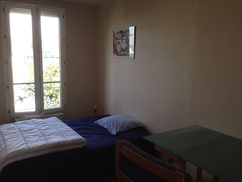 Au coeur d'un quartier dynamique et coloré, faites escale dans cette chambre dan Paris, France Chambre dans appartement agréable au bord du canal Private room in rental unit vacation rental 20161739