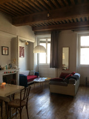 Hyper centre Bellecour pour un minimum de 2 nuits. Lieu spacieux (65m2), agréabl Lyon, France Appartement typique de Lyon hyper centre Bellecour Entire rental unit vacation rental 51831319