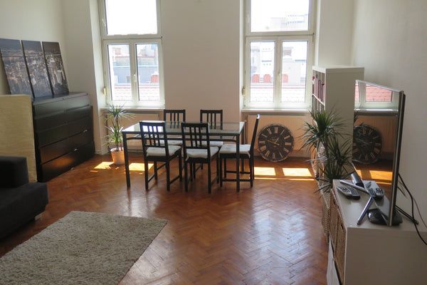 This charming apartment is located in one of Vienna's most dynamic districts, ve Vienna, Austria Cozy 65sqm apartment in city center Entire rental unit vacation rental 7537022