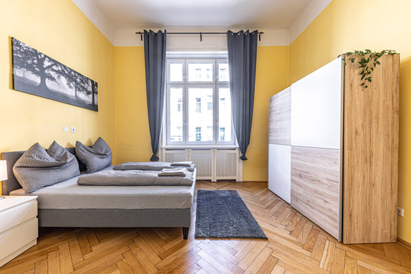 With it's excellent location between Belvedere palace and the main train station Vienna, Austria The Hub Vienna - Private room near belvedere Private room in condo vacation rental 51220949
