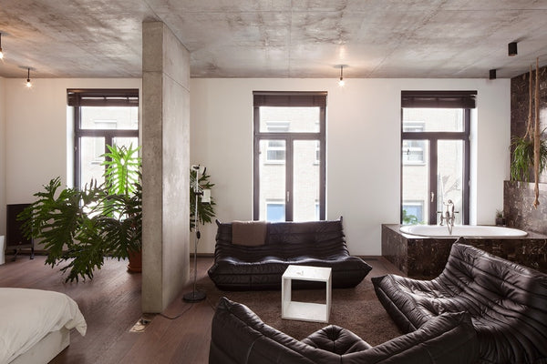 Situated in the centre of our lovely site in a beautiful architectural building  Brussels, Belgium Design studio with garden. centre of Brussels. Room in boutique hotel vacation rental 35396362