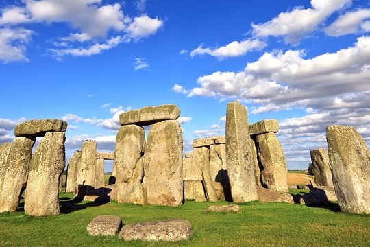 Heathrow Airport Arrival To Southampton Via Stonehenge  Private Tours and Travel Guide Europe London CITY London Destination Tour