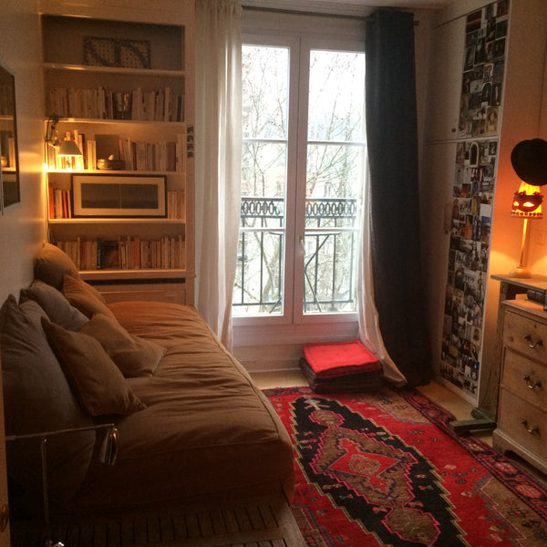 Lumineux appartement de 35 m2, avec une terrasse donnant directement sur le Cana Paris, France CANAL ST MARTIN/ COSY ARTIST FLAT Entire rental unit vacation rental 5212881