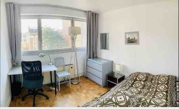 Nice room (double bed) in the comfortable flat (90 m2) in the center of Paris. N Paris, France Comfortable and Quiet Room in Paris Private room in rental unit vacation rental 2323355