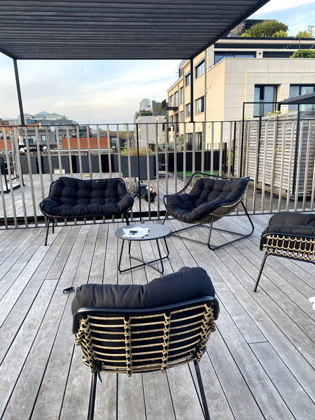 Tout le groupe appréciera l'accès simple et rapide à partir de ce logement au ce  Charmant Loft avec cheminée au coeur de la Ville Private room in loft vacation rental 684728112588105285