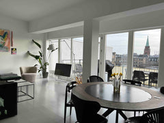 En stor og rolig lejlighed, placeret højt oppe i en nyere ejendom uden forstyrre Copenhagen, Denmark Pæn og rummelig lejlighed med stor altan Entire condo vacation rental 560656614546010773