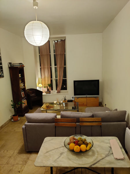 Appartement de 51m carré en centre ville. Vous êtes à 600 mètres de la place bel Fréjus, France 51m² en centre ville Entire rental unit vacation rental 45459924