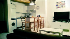 Idéalement situé au cœur de la presque île vers la place Bellecour (hyper centre Brindas, France Charmant appartement plein centre Entire rental unit vacation rental 9088362