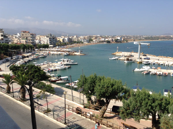ELENI apartment,  is in the best possible spot in Chania. overlooking the sea.<b Greece ELENI apartment on the beach Entire rental unit vacation rental 14362697