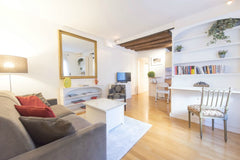 Appartement ergonomique de 2 pièces de 42 m² au deuxième étage sur cour sans asc Paris, France Un Arbre en Ville, 1Ch/1Sdb, 3 pers Entire rental unit vacation rental 8765821