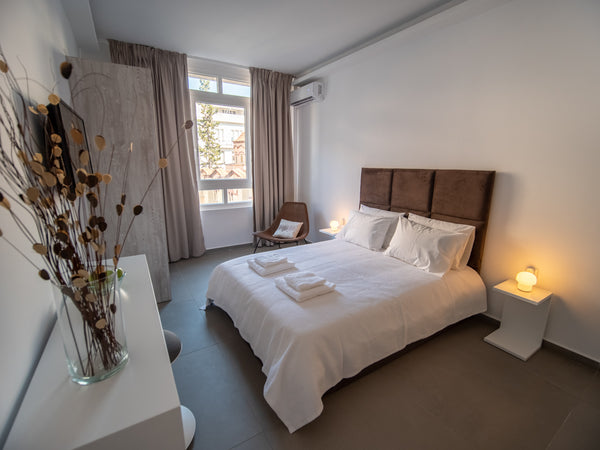 CHECK-IN: 2pm (14:00)<br />CHECK-OUT: 11am (11:00)<br />Notice: Check in & out c Athens, Greece Newly Renovated Studio in the Center of Athens Entire rental unit vacation rental 38351758