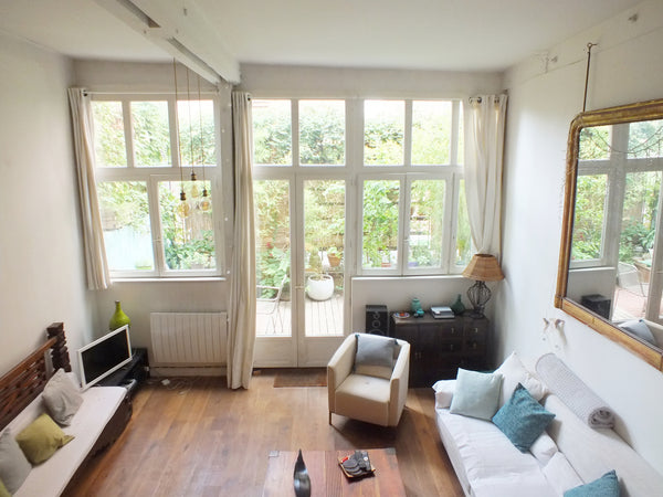 Loft de 64m2 avec beaux volumes atypiques en duplex et terrasse de 12m2. Très ca Paris, France LOFT D' ARTISTE AVEC TERRASSE Entire loft vacation rental 4160450