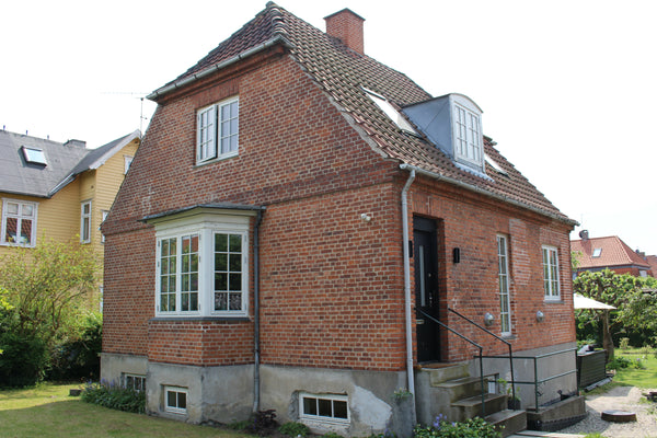 Charming villa only 10 minutes walk from the Metro or 2 min to buses, which take Copenhagen, Denmark Charming villa Entire home vacation rental 18994698