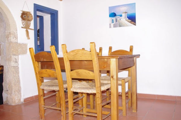Vous pouvez profiter du soleil crétois, au calme, loin du tourisme.<br />La mais Nivelles, Belgium Traditional House near Chania Entire home vacation rental 6083083