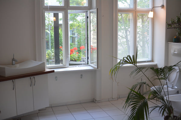 Cosy room in the trendy Vesterbro area 800 meters to Town Hall Square, Tivoli an Copenhagen, Denmark Library room in the Copenhagen Vesterbro area Private room in rental unit vacation rental 999882