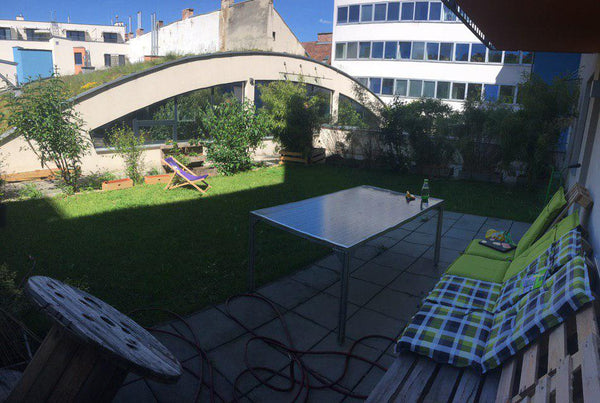 Trotz der zentralen Lage in Wien, bietet die Wohnung Ruhe zum Entspannen. Der Ba Berlin, Germany Wohnung in zentraler Lage mit eigenem Garten Entire rental unit vacation rental 35473601