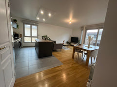 Proche Part-Dieu, superbe appartement refait à neuf début 2022, à 7 minutes de l Villette-d'Anthon, France Superbe appartement avec place de parking gratuit Entire rental unit vacation rental 757155525674080885