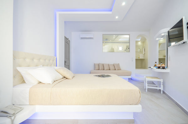 Hotel Poseidon is located in the heart of Naxos town, just 80 meters away from t Naxos, Greece Superior Room in the center, 80 m from the beach Room in hotel vacation rental 41858412