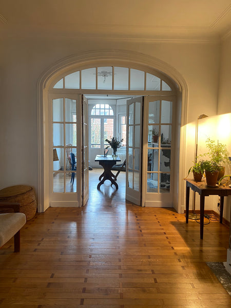 Small bedroom with double bed in lovely bright apartment. A stones throw away fr KwaZulu-Natal, South Africa Bedroom in art deco apartment Private room in condo vacation rental 633294808020271856