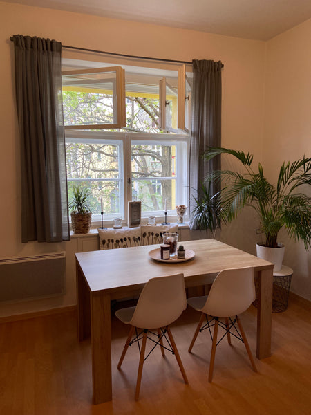 Krásný a čistý byt blízko zastávky tramvaje a metra. Pouze 3 minut tramvají do m Prague, Czechia Byt ve městě Praha 2 Entire rental unit vacation rental 33775711