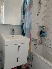 Le logement comprend un salon une chambre à coucher avec double lit.Il y’a une c Ixelles, Belgium Grand appartement Entire rental unit vacation rental 39486208