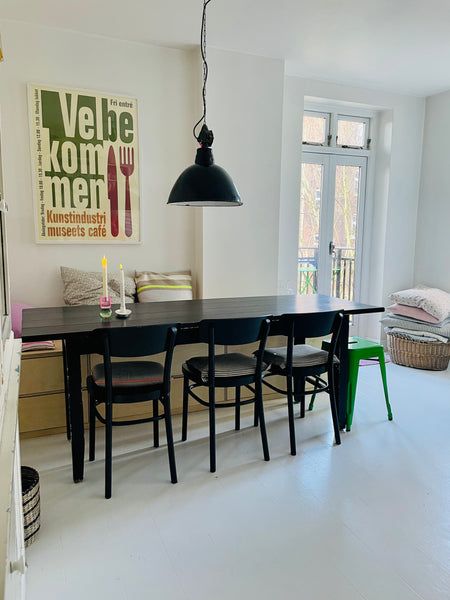 Bright and simple apartment with balcony in the middle of Frb C. Surrounded by V Frederiksberg, Denmark Cosy and hip Frederiksberg C. Entire rental unit vacation rental 19860977