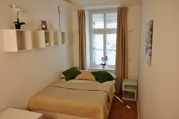The flat (and thus your room) was newly renovated, thus furniture is like new. T Kärnten, Austria Belvedere Palace - exclusive room in shared flat Private room in rental unit vacation rental 22493453