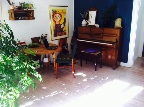 Super cosy apartment in Copenhagen, Sydhavnen. Small sunny garden with flowers a Copenhagen, Denmark Cozy apartment with private garden Entire rental unit vacation rental 19224344