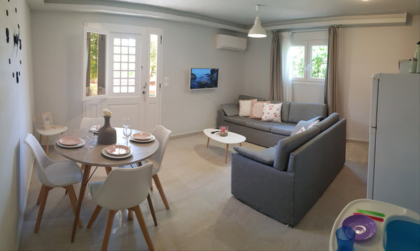 Our modern apartment is only 3 minutes walk of the beach! Ιncludes Smart TV, Net Heraklion, Greece SteMa Seaside Apartments -Maria- Entire home vacation rental 34973836