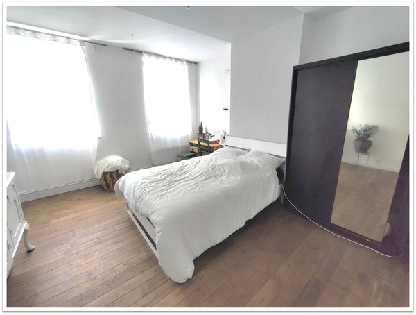 Elegant high-ceilinged room<br /><br />Convenient for tourism and for attending  Brussels, Belgium Spacious elegant room in large well-situated house Private room in home vacation rental 627293222318192861