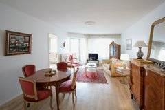 Large apartment for 4 people located on the 1st floor of a building with lift.<b Bordeaux, France Spacious 2 bedrooms, Terrace, Parking, lift Entire rental unit vacation rental 53041852