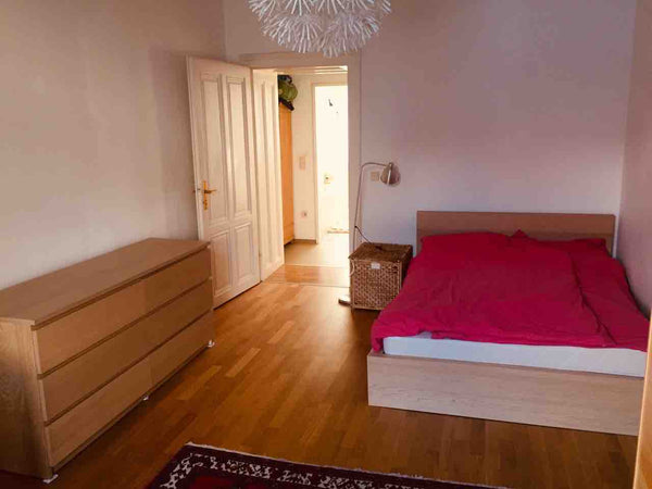 Das gemütliche und ruhige Zimmer ist Teil unserer Privatwohnung. Du darfst selbs  Cosy and calm room very central - Margareten Private room in rental unit vacation rental 40795063