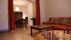 Ce rez de chaussée avec petit jardin est à 20 minutes du centre de Bruxelles. Vo  Rez de chaussée, pour 4 pers. possibilité 6 pers. Entire rental unit vacation rental 566316590843336568