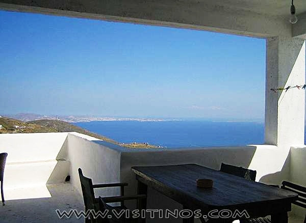 Meine Unterkunft ist in der Nähe von öffentlicher Verkehr, Stadtzentrum und Kuns Greece Haus Nikos mit fantastischem Blick auf`s Meer Cycladic home vacation rental 17556001