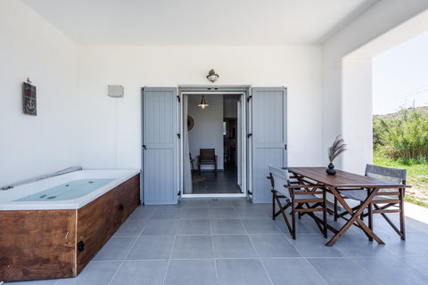 The property is elegant, ideal for relaxing holidays at a very beautiful locatio Plaka, Greece Milos Swell (Luxury Suite with outdoor spa bath) Entire rental unit vacation rental 48099328