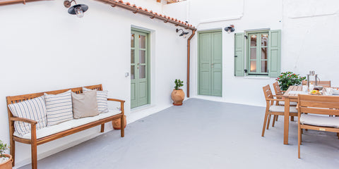 Beautifully renovated home with fabulous location and Greek island charm. Privat Chania, Greece Avli House– Beautifully renovated, 150m from beach Entire bungalow vacation rental 44346464