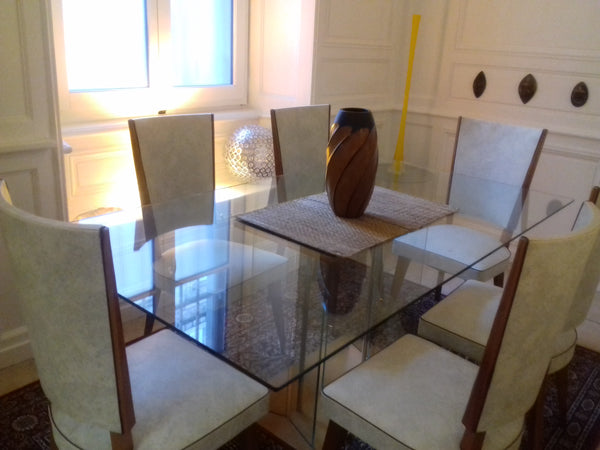 Appartement de 63 m2 rez de chaussée donnant sur une jolie cour. Frais et calme. Bordeaux, France T3 spacieux et agréable Triangle d'Or de Bordeaux Entire rental unit vacation rental 26415575