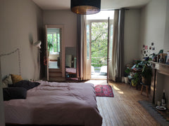 Simplifiez-vous la vie dans ce logement paisible et central.<br />Sous location  Brussels, Belgium Chambre avec salle de bain & terrasse privée Private room in townhouse vacation rental 645581897984491614