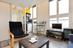 Charming studio on the 2nd floor (with elevator). Well equipped and arranged, id Paris, France NEW Studio at Champs-Élysée Entire rental unit vacation rental 7059540