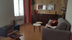 In the heart of the Chartrons district , the apartment is very well located in t Bordeaux, France Cosy Apartment with Balcony Entire rental unit vacation rental 34337989