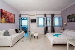 Room Number 2A.  The Superior Studio an open-plan studio of approximately 32m2 i Thera, Greece Superior Studio 2A with balcony SunriseWideSeaView Private room in rental unit vacation rental 18609168