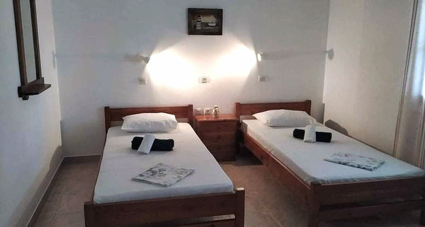 A double room in Aliki, Paros. 8 mins walking distnace from the centre. Aliki ha Greece Traditional cycladic double room, Aliki, Paros Private room in cycladic house vacation rental 658557383826800551