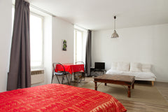 Grand studio traversant et calme de 33m2<br />Idéal pour un couple et un enfant. Paris, France QUIET STUDIO NEAR MONTMARTRE Entire rental unit vacation rental 10223680