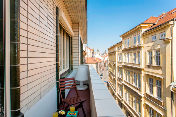 Old town - 5 min walk to Charles bridge and 2 min to the river! Our top modern a Prague, Czechia Old town PopArt apt, AC, hot-tub, balcony & views! Entire rental unit vacation rental 696837