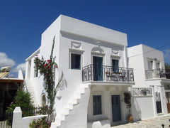 <b>The space</b><br />This house in the middle of Naxos is situated in the villa Athens, Greece Traditional two-storey house Entire home vacation rental 13119110