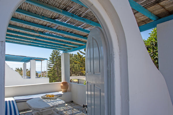 Ideally located on the southeast part of the island 3-8 minutes to Scorpio Club, New York, NY Charming 3 Bedroom Maisonette |near Beaches & Town Entire home vacation rental 3133581