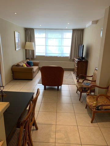 Appartement convivial équipé d'un décor classique et moderne, comprend un séjour  KARIBU Entire rental unit vacation rental 36618821