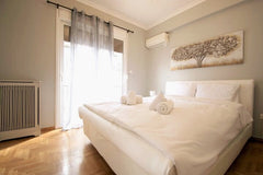 The flat is ideal for a city or business trip in Athens. Housed on the 4th floor GR Central Cozy flat ! Entire condo vacation rental 54045329