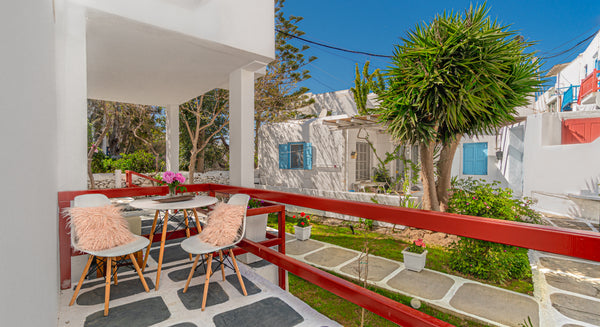 This room is ideal for couples or friends who want to be in the heart of Mykonos Greece Dimelal  room in the heart of Mykonos town Entire rental unit vacation rental 43254333