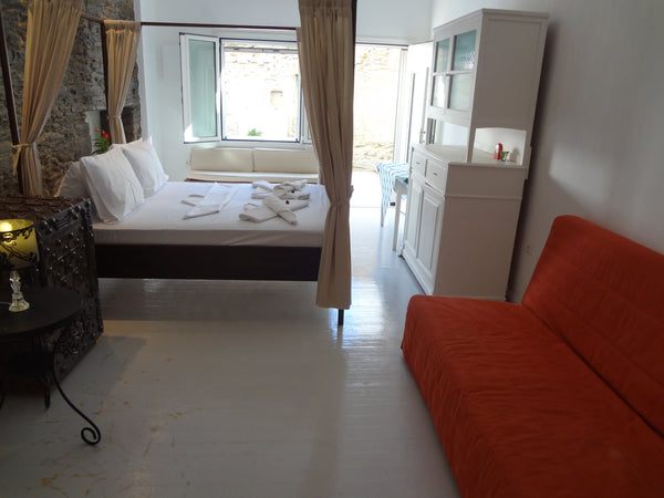 On the paved of the market  few meters above the seaside this small nest is just  Korthi Central Apartment by the Seaside. Tiny home vacation rental 32393950